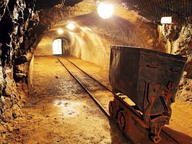 Gold Mine Drama: Lives on the Line